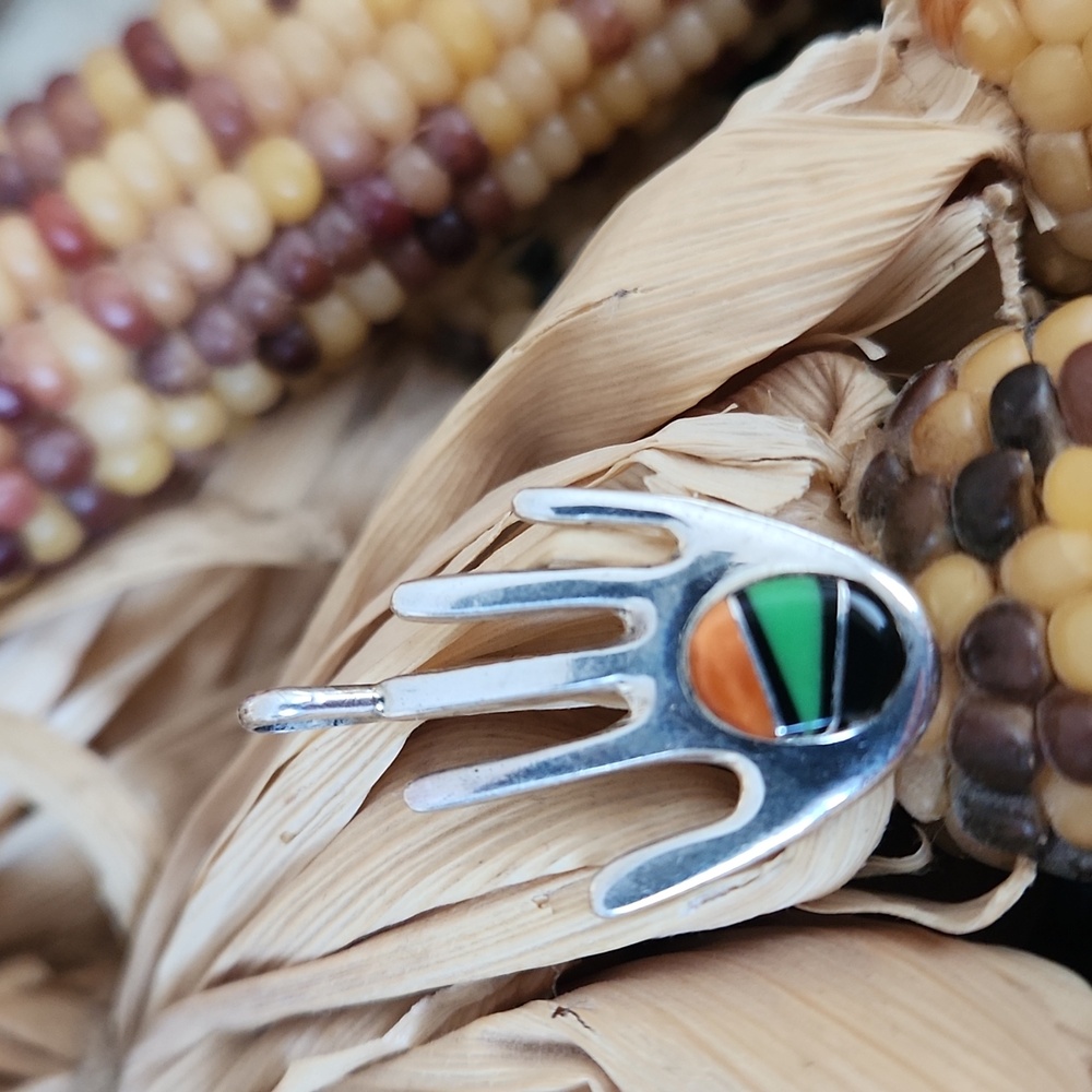 Beautiful NWOT Native American Navajo Multi-stone Inlaid Hand Pendant 🖤🤚❤️ - Picture 9 of 9